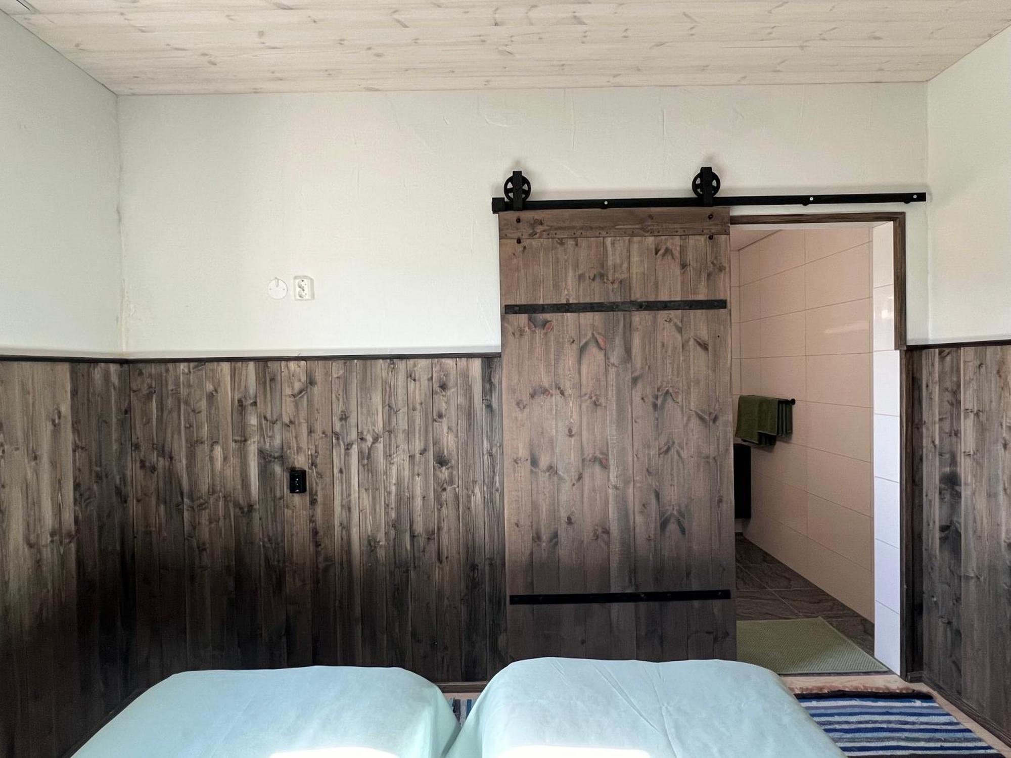 Kihnu Sadama Oeoemaja Guesthouse Lemsi エクステリア 写真