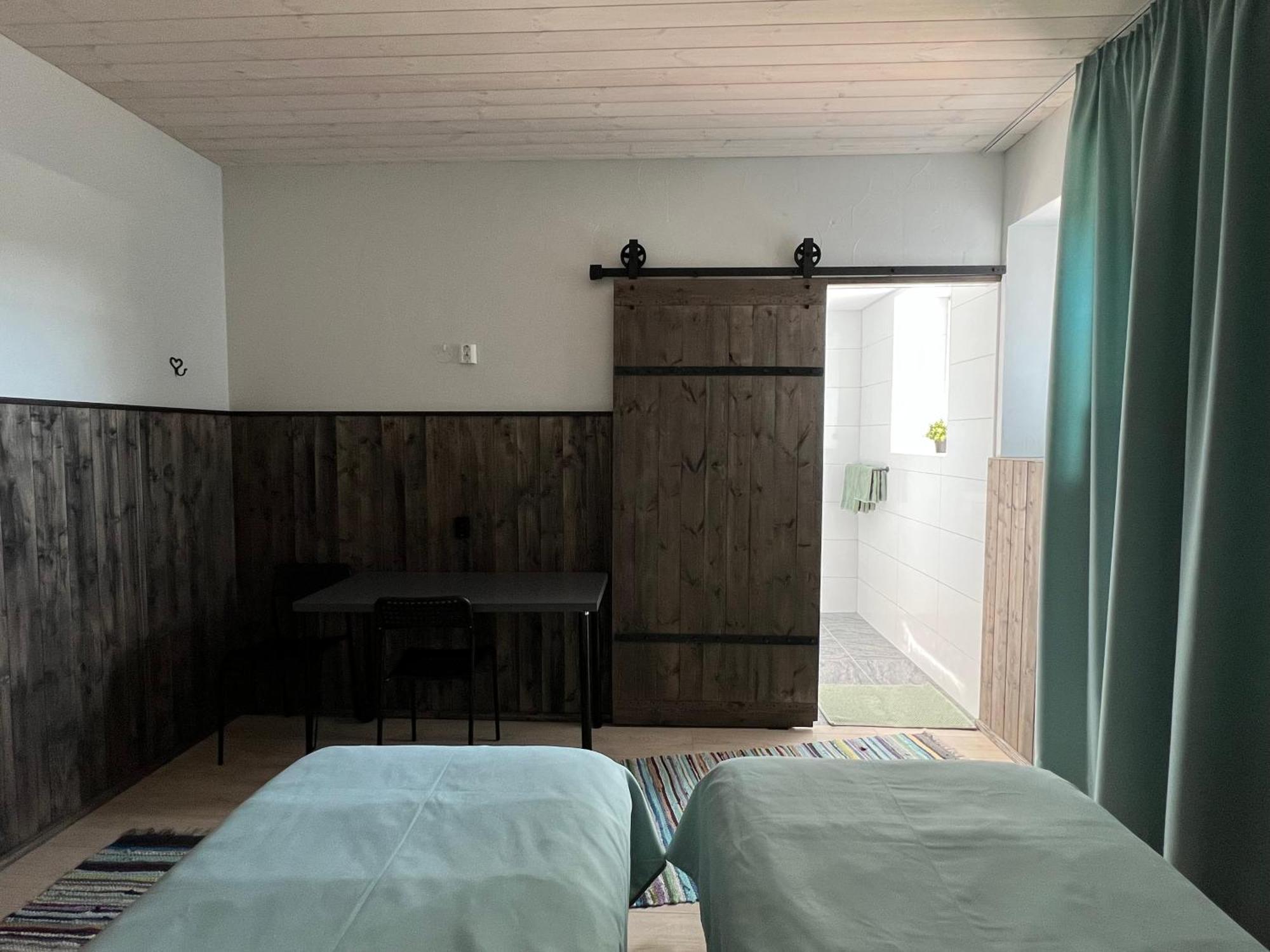 Kihnu Sadama Oeoemaja Guesthouse Lemsi エクステリア 写真