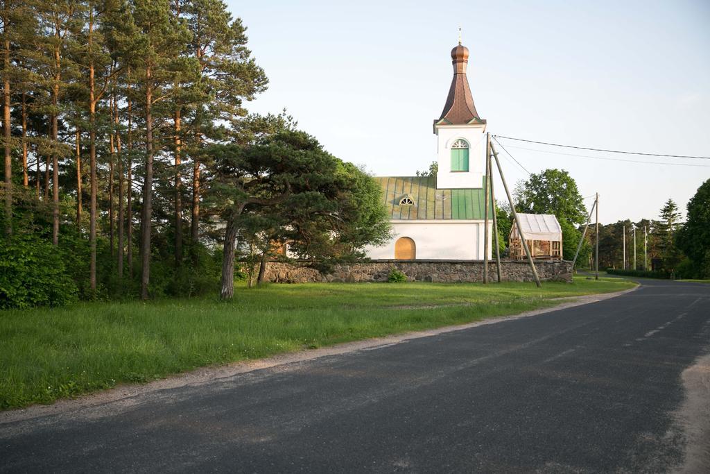 Kihnu Sadama Oeoemaja Guesthouse Lemsi エクステリア 写真